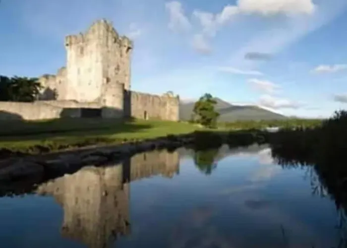 Tatil Evi Superb Large 5 Bedroom Home, 6 Beds, Sleeps 10-11 Guest, With Lovely Mountain Views Killarney