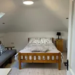 Superb Large 5 Bedroom Home, 6 Beds, Sleeps 10-11 Guest, With Lovely Mountain Views