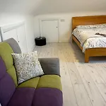 Vakantiehuis Superb Large 5 Bedroom Home, 6 Beds, Sleeps 10-11 Guest, With Lovely Mountain Views *