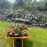 Superb Large 5 Bedroom Home, 6 Beds, Sleeps 10-11 Guest, With Lovely Mountain Views * Killarney