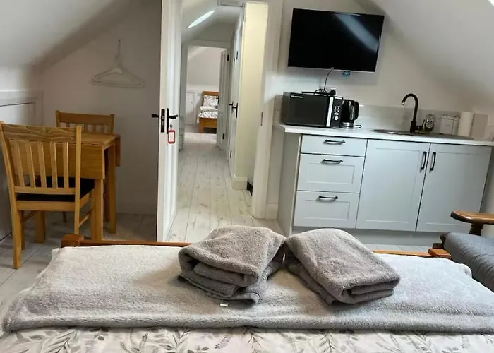 Superb Large 5 Bedroom Home, 6 Beds, Sleeps 10-11 Guest, With Lovely Mountain Views 펜션